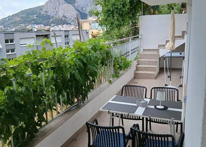 Emily 아파트 오미스